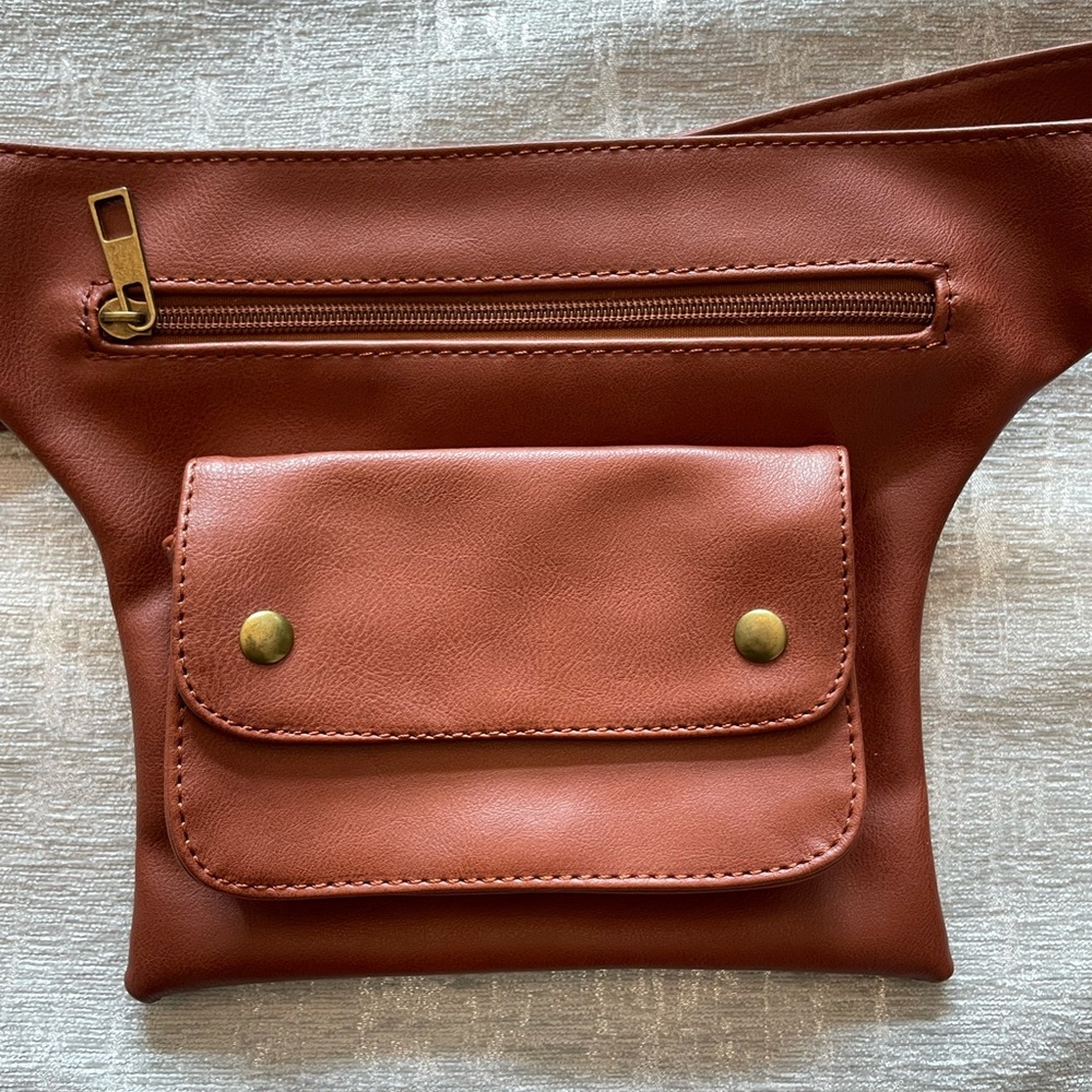 EUC Belt Bag Bundle (2 bags) Faux Leather - black and brown - Picture 5 of 10
